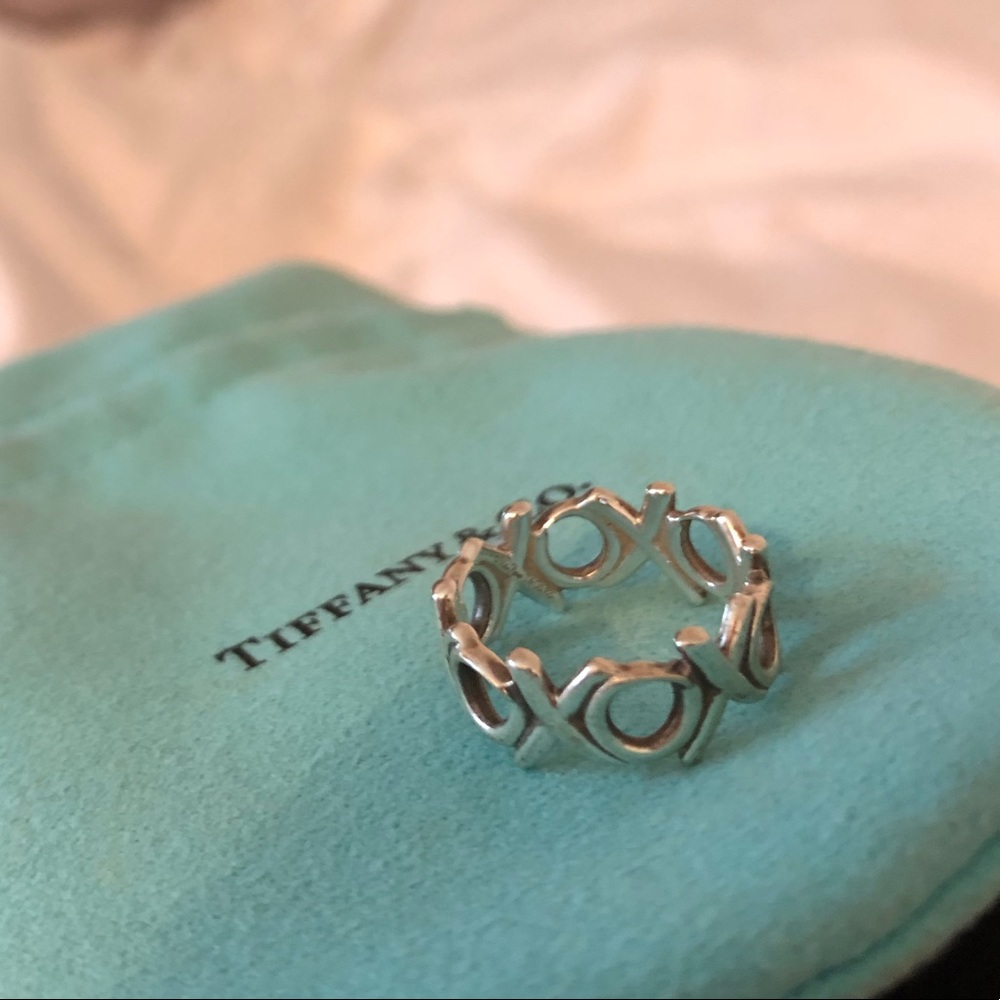 Tiffany & Co. hugs and kisses XO ring